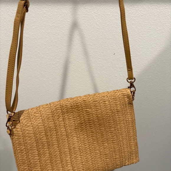 Crossbody to Clutch purse - Picture 4 of 5